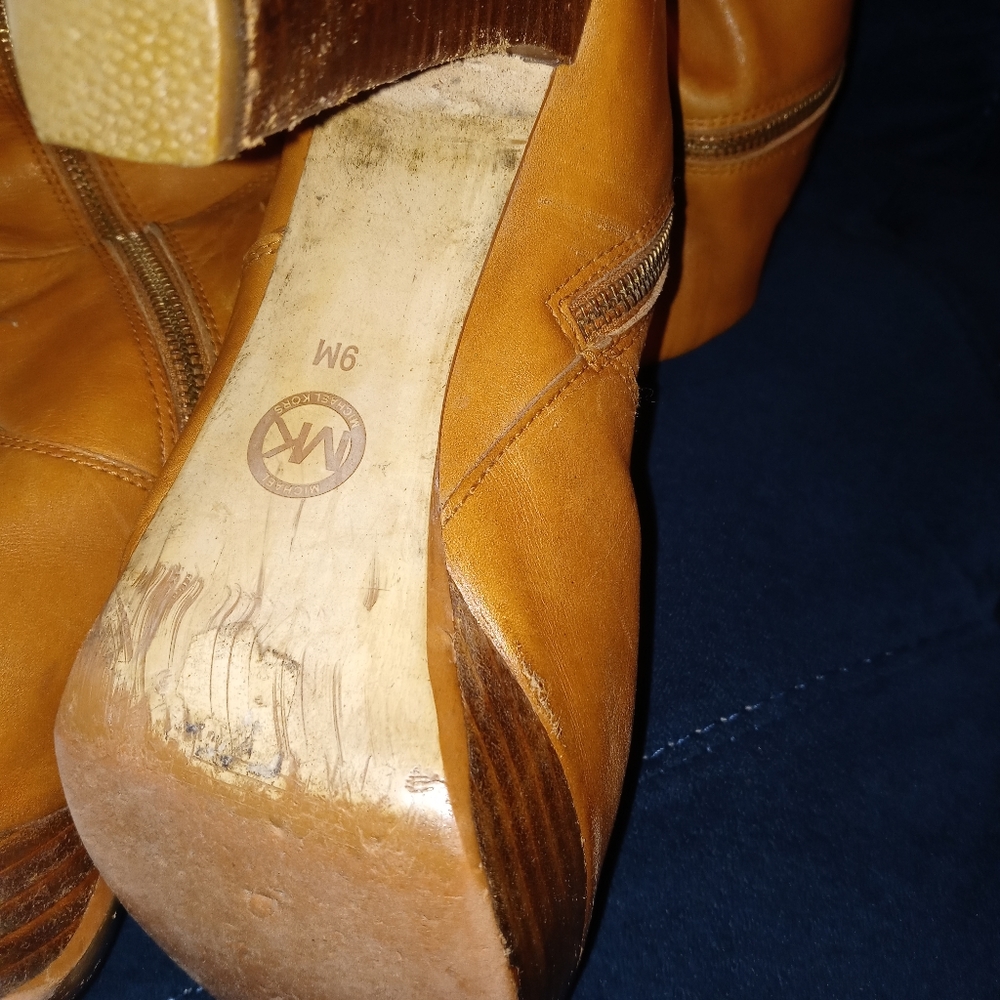 Boots - Picture 10 of 13